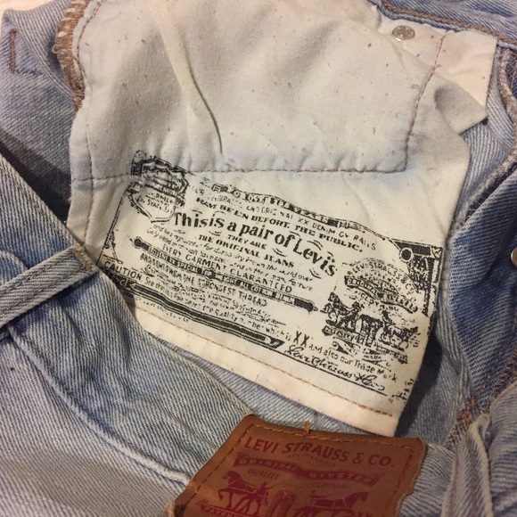 Levi’s denim shorts - Picture 4 of 5